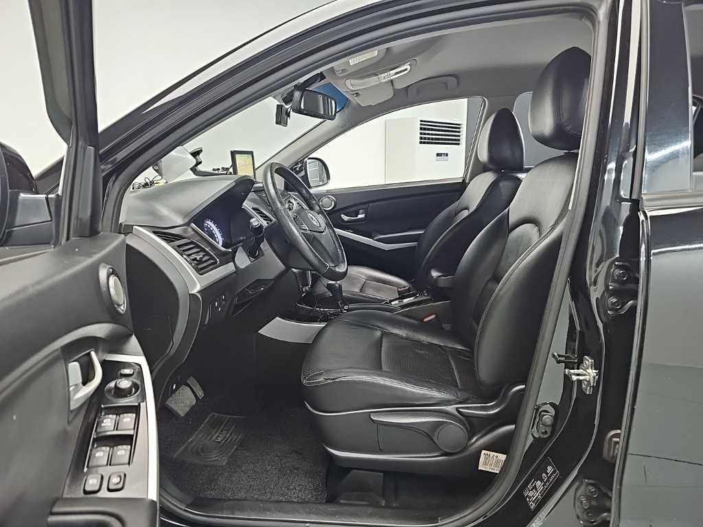 Ssangyong Korando - Vista 11