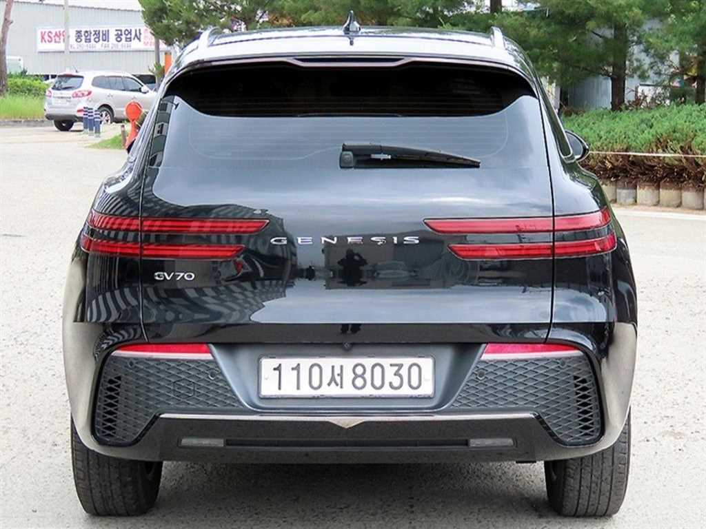 Genesis GV70 - Vista 4