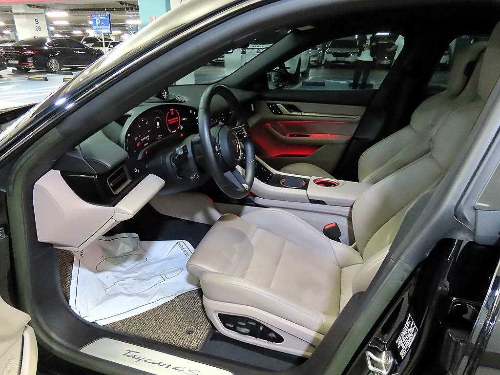 Porsche Taycan - Vista 6