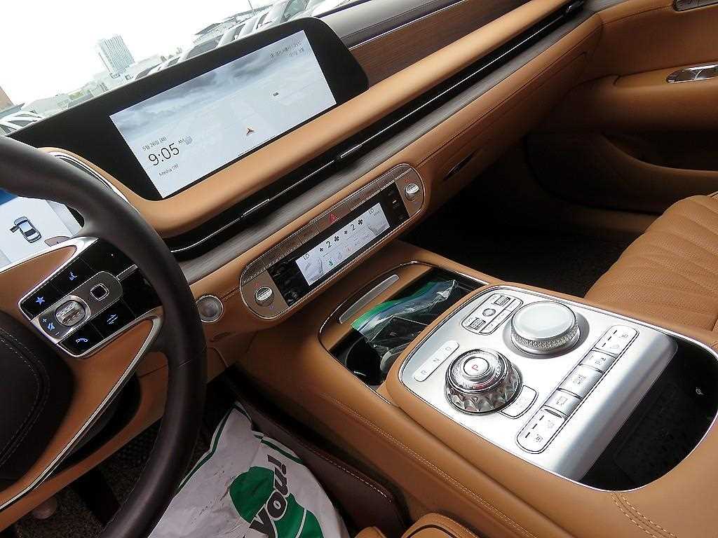 Genesis G90 - Vista 11