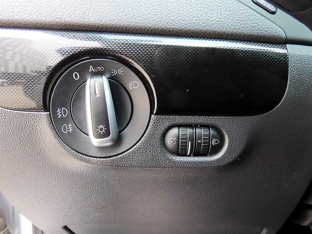 Volkswagen Jetta - Vista 12