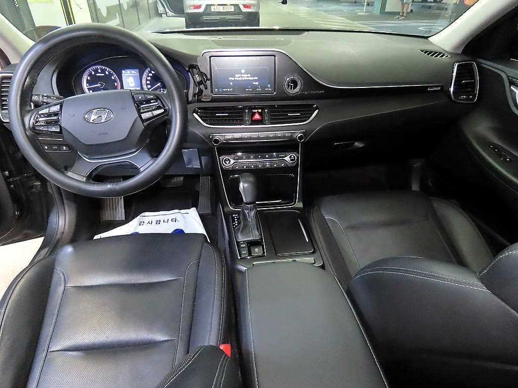 HYUNDAI Grandeur - Vista 10