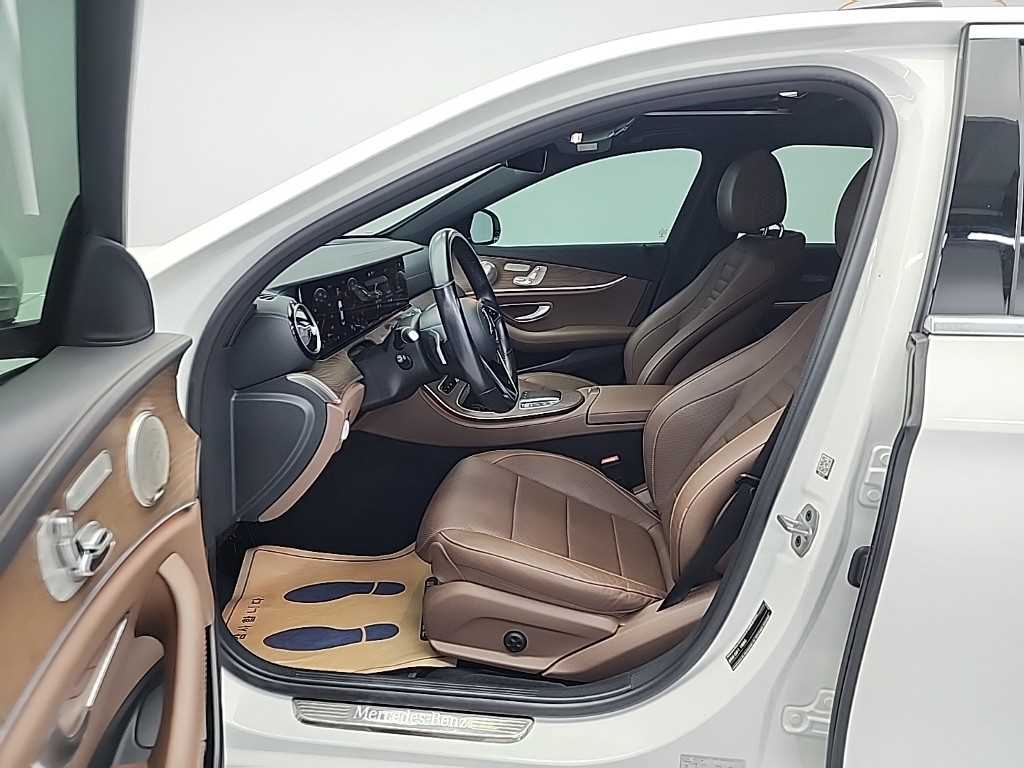 Mercedes Benz E class - Vista 11