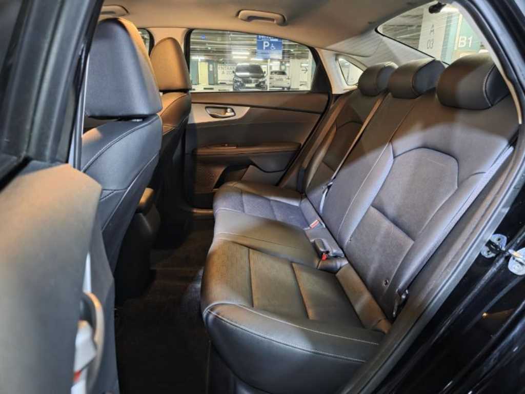 KIA K3 - Vista 8