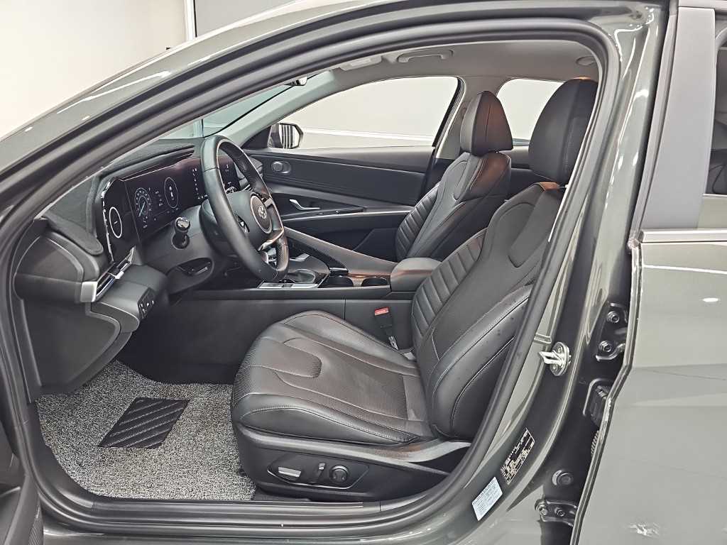 HYUNDAI Avante - Vista 11