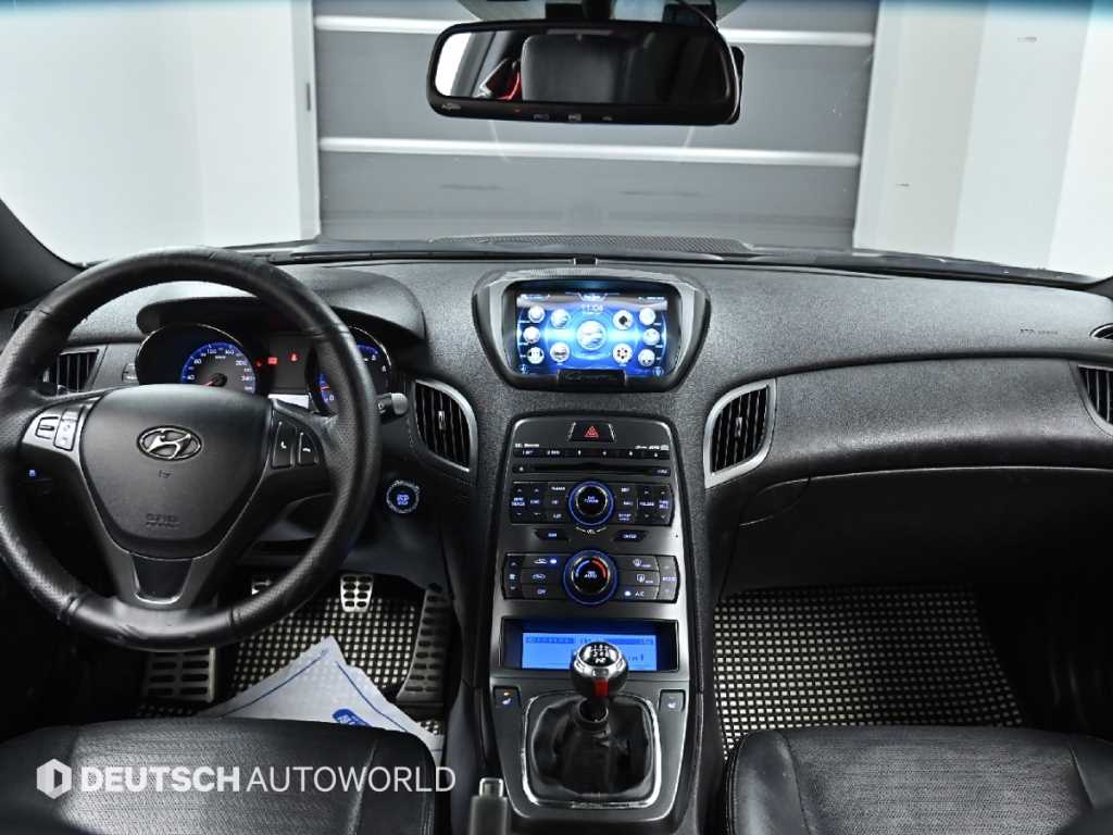HYUNDAI Genesis - Vista 7
