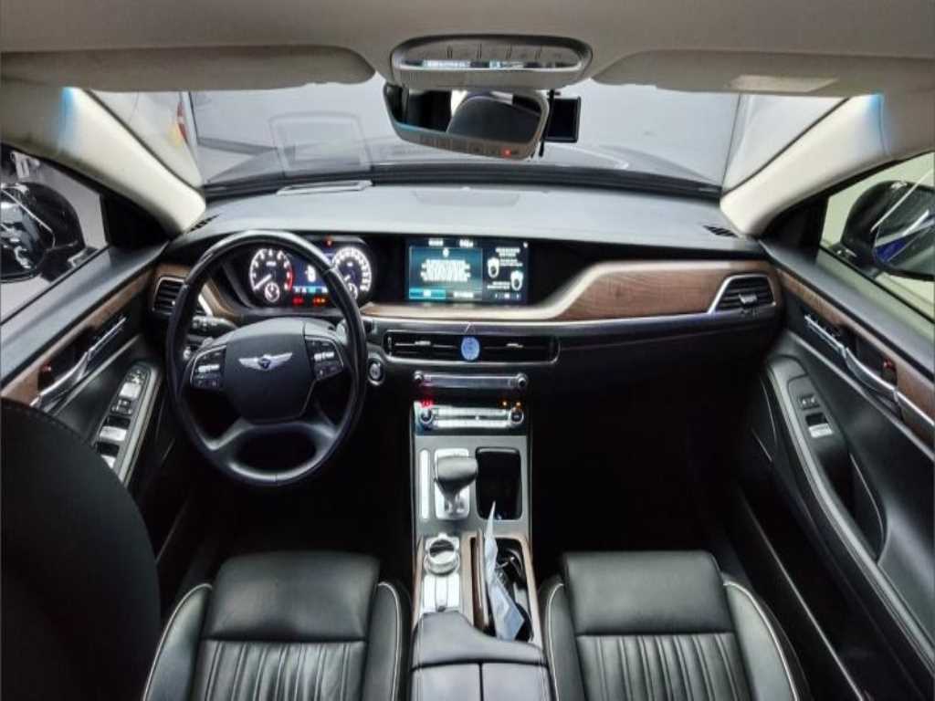 Genesis G90 - Vista 6