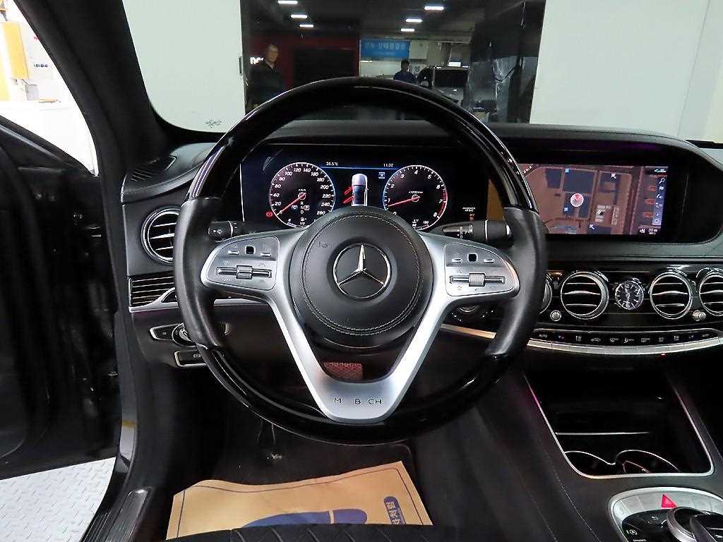 Mercedes Benz S Class - Vista 9