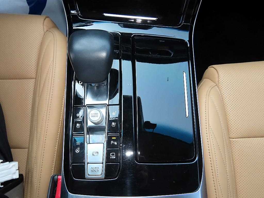 KIA K7 - Vista 10