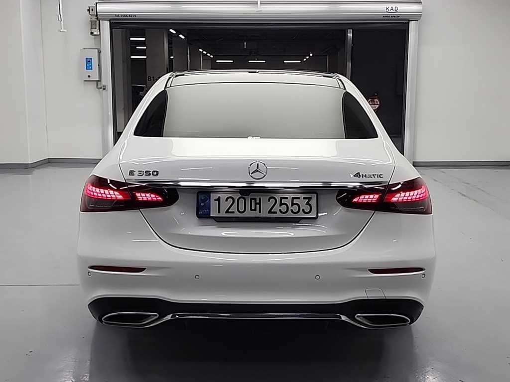 Mercedes Benz E class - Vista 3