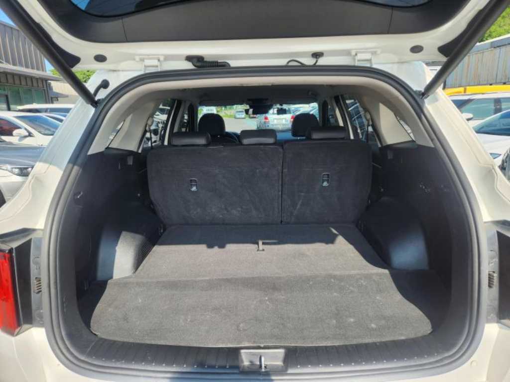KIA Sorento - Vista 8