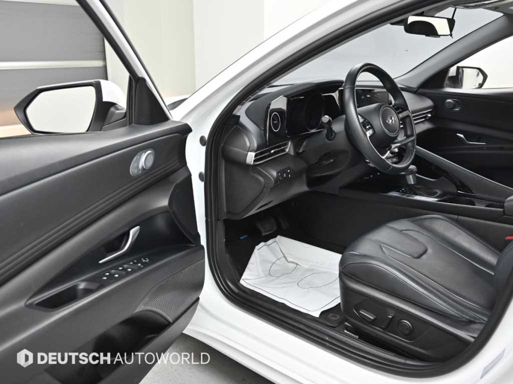 HYUNDAI Avante - Vista 11