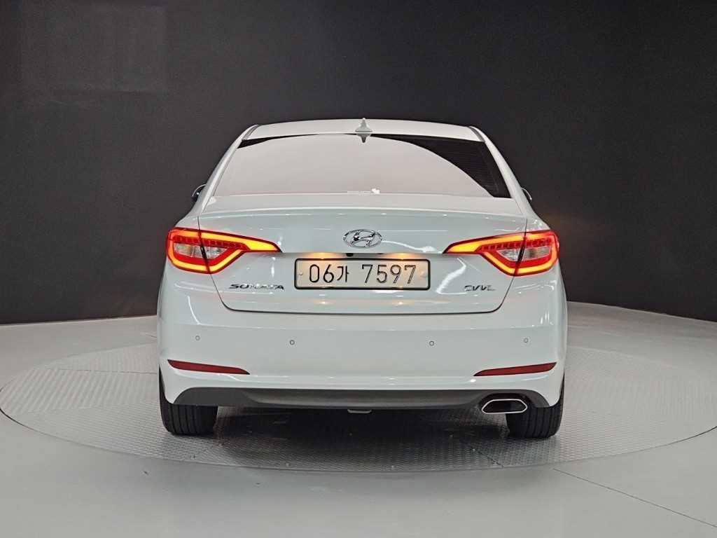 HYUNDAI Sonata - Vista 3