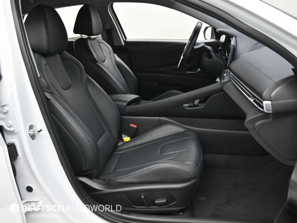 HYUNDAI Avante - Vista 10