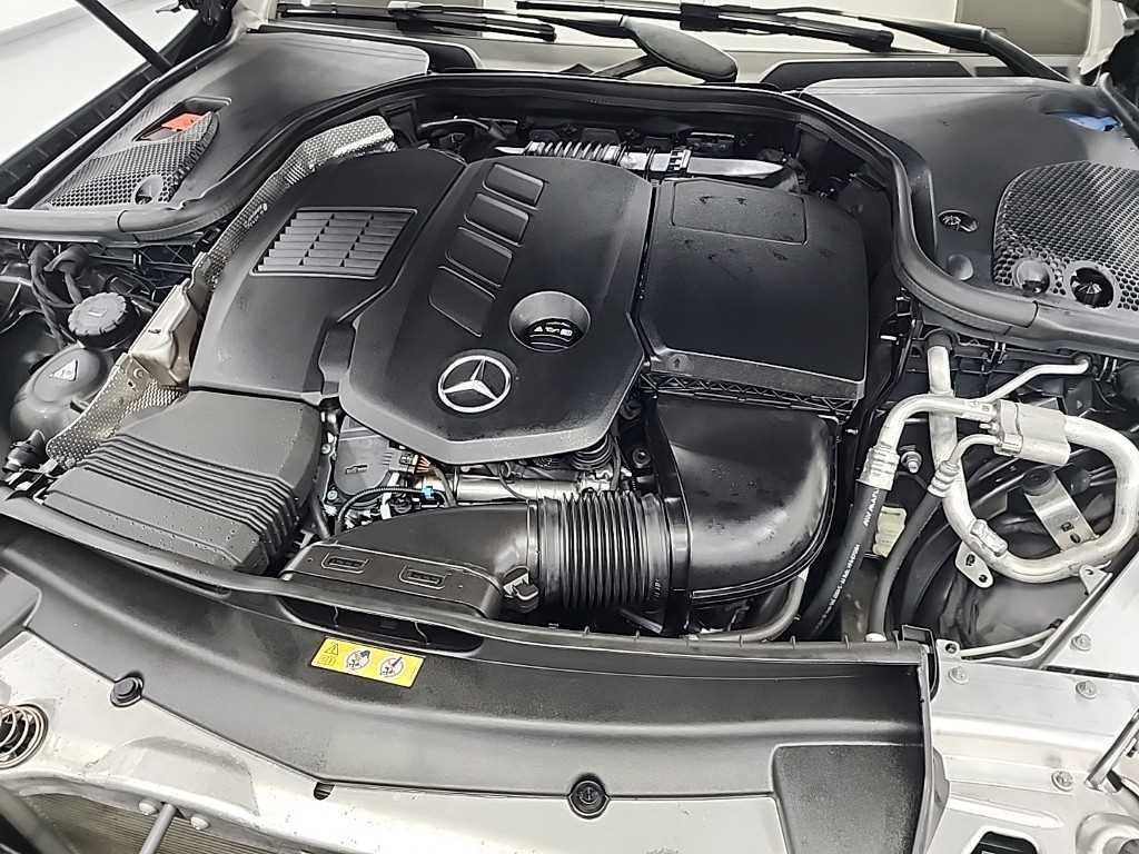 Mercedes Benz CLS Class - Vista 5