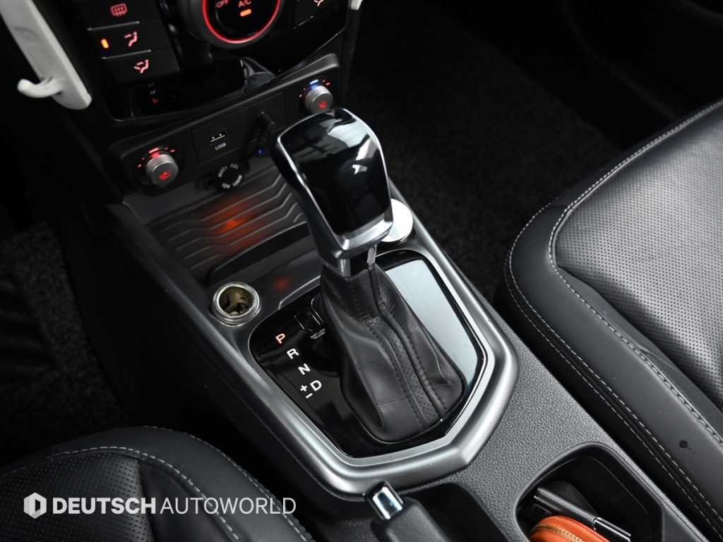 Ssangyong Tivoli - Vista 9