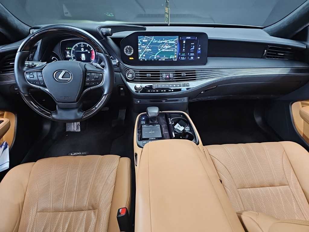 Lexus LS - Vista 7
