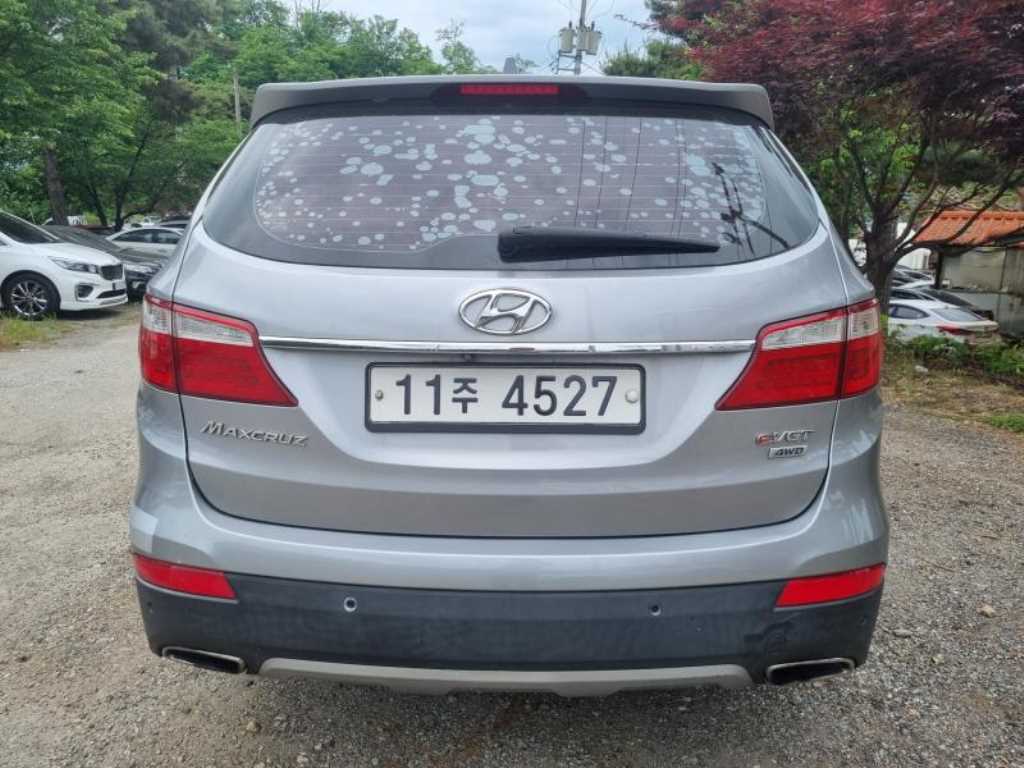 HYUNDAI Maxcruz - Vista 5