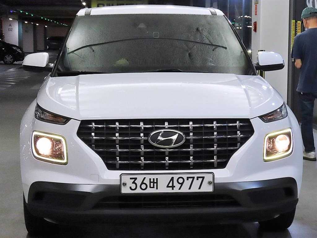 HYUNDAI Venue - Vista 2