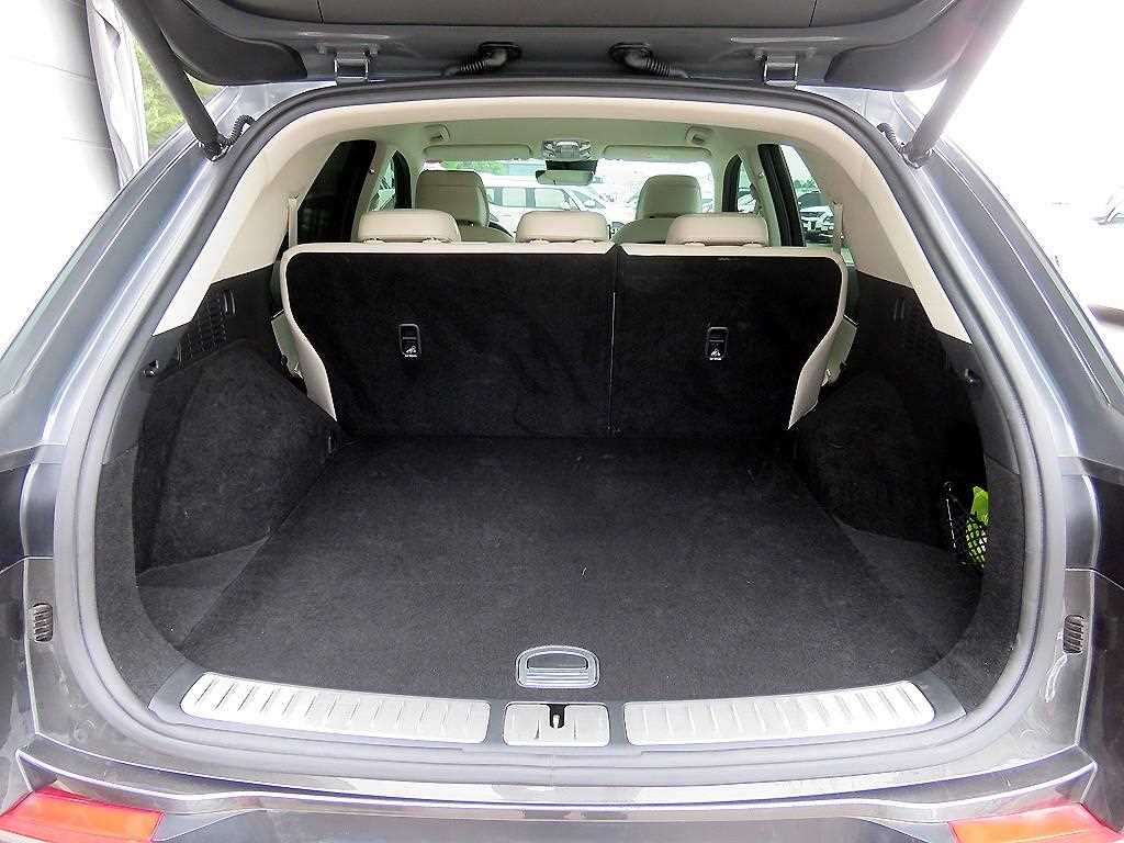 Genesis GV70 - Vista 5