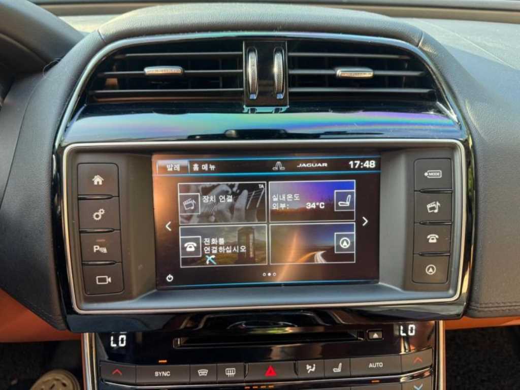 Jaguar XE - Vista 7