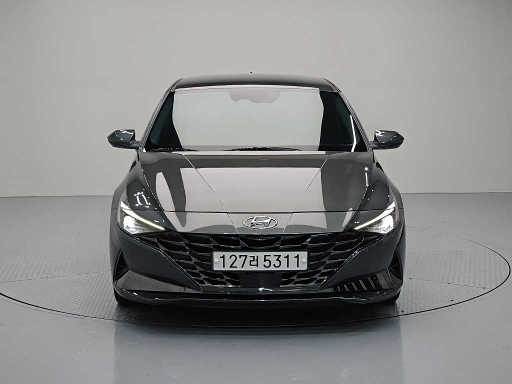 HYUNDAI Avante - Vista 2