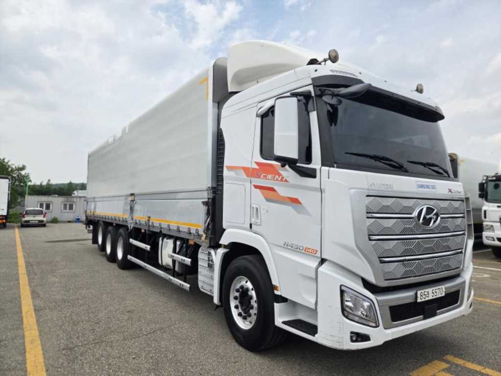 medium and large cargo truck - Vista 2