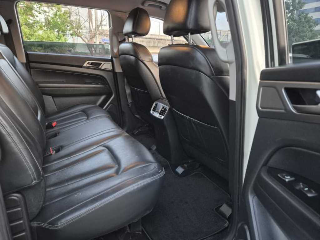 Ssangyong Rexton - Vista 10