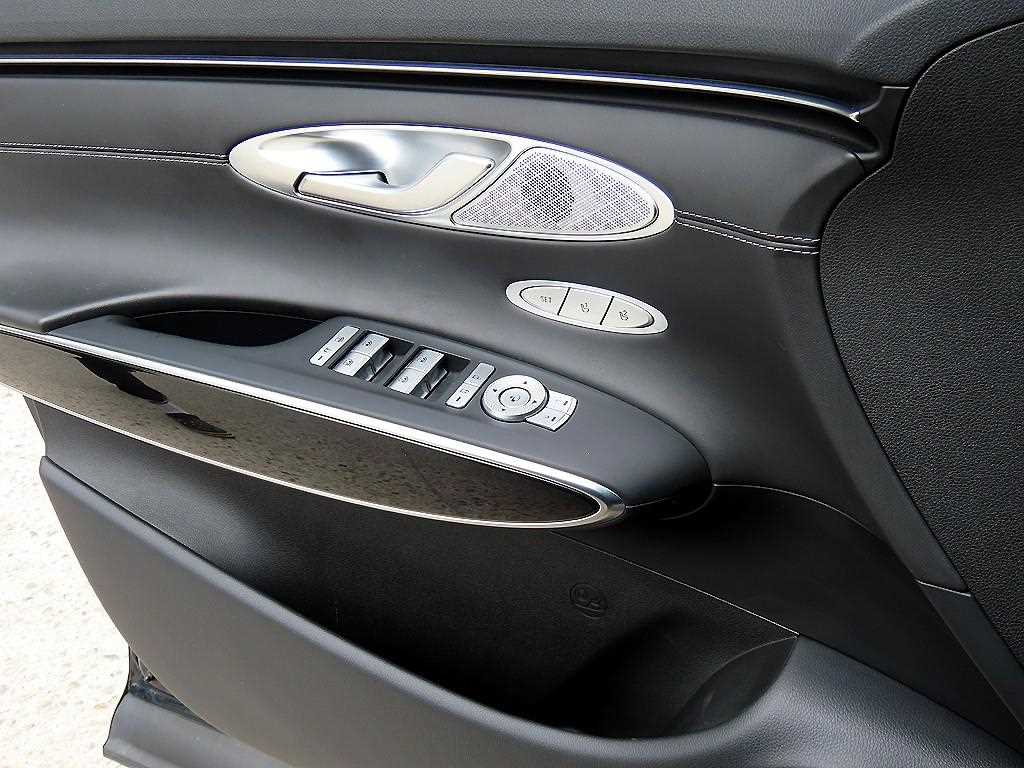 Genesis GV70 - Vista 11