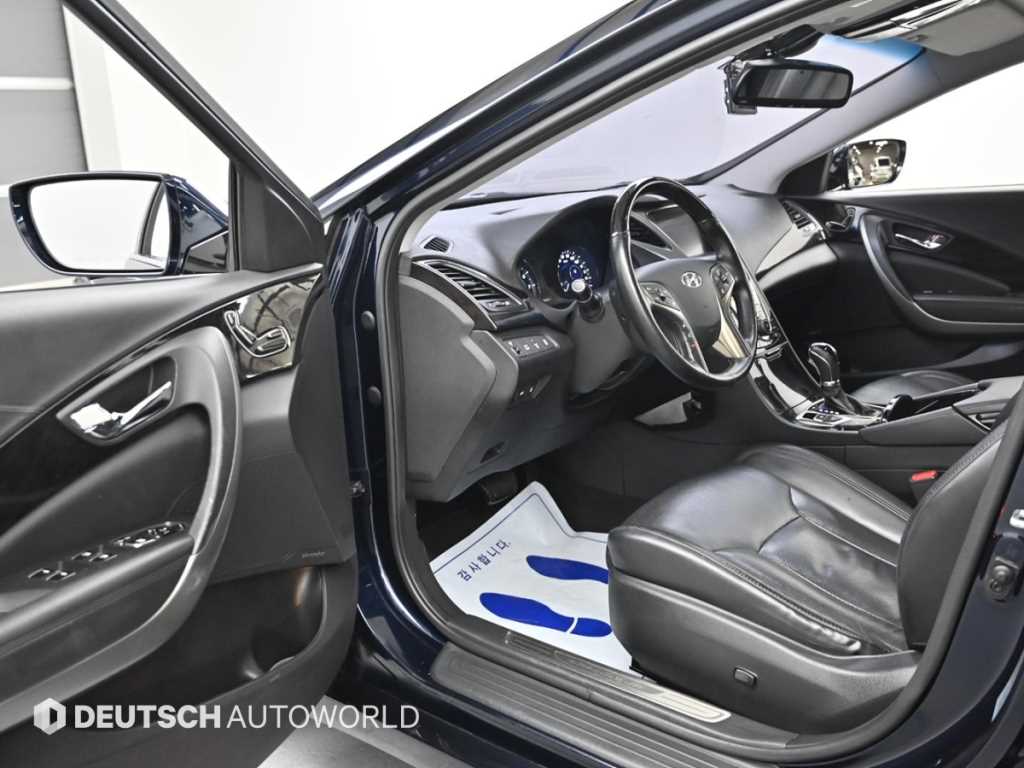 HYUNDAI Grandeur - Vista 11