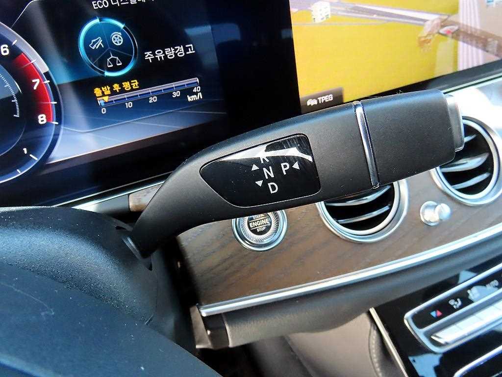 Mercedes Benz E class - Vista 10