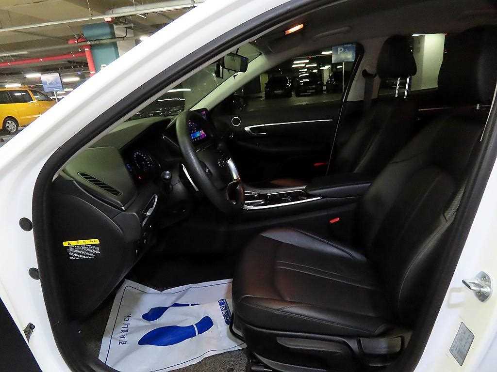 HYUNDAI Sonata - Vista 6