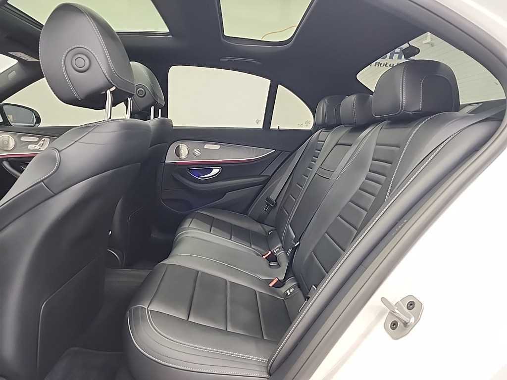 Mercedes Benz E class - Vista 12