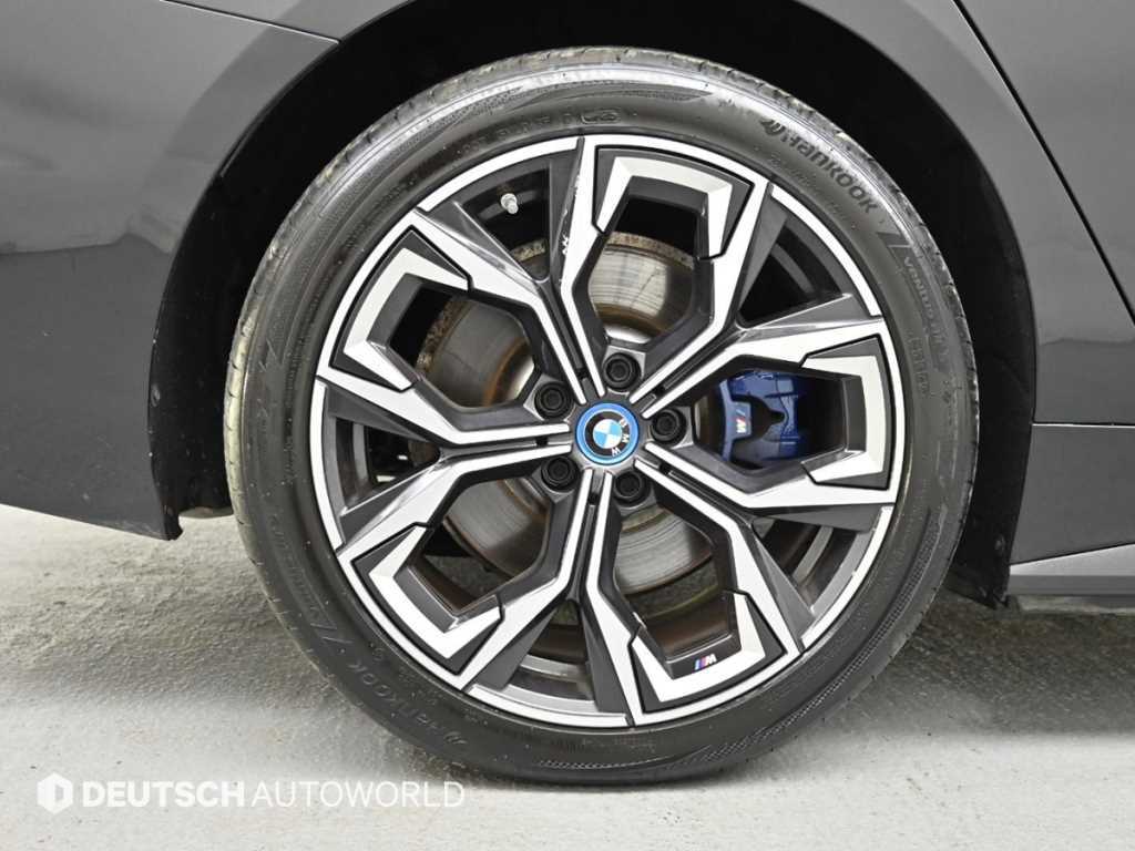 BMW i4 - Vista 5