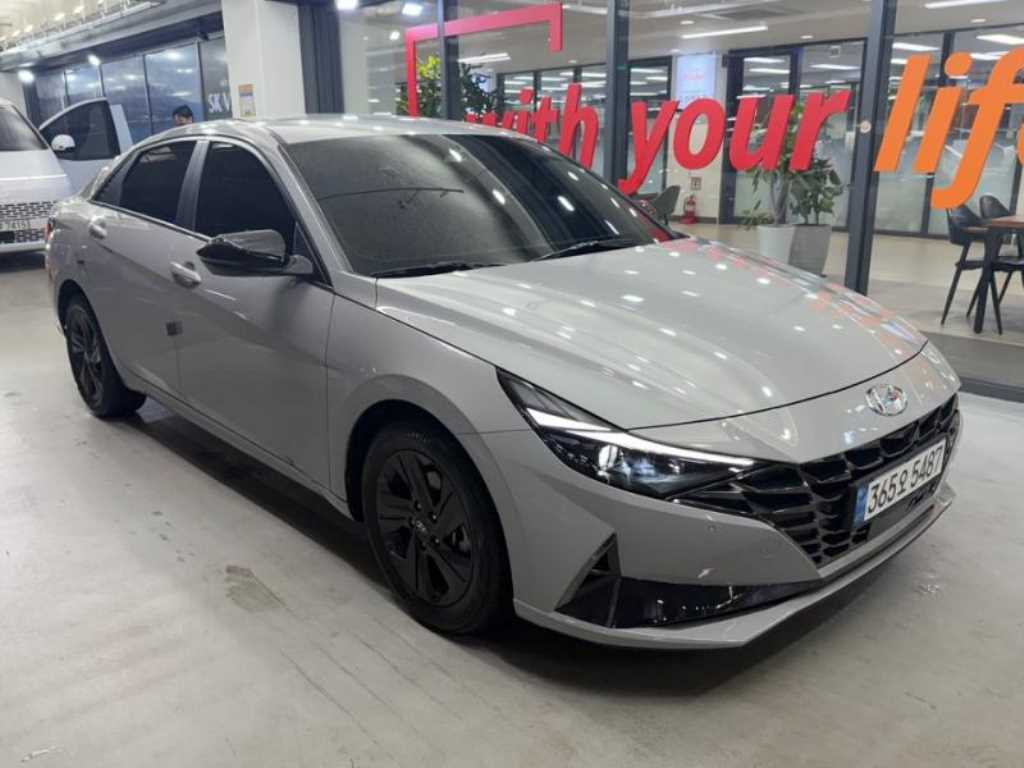 HYUNDAI Avante - Vista 2