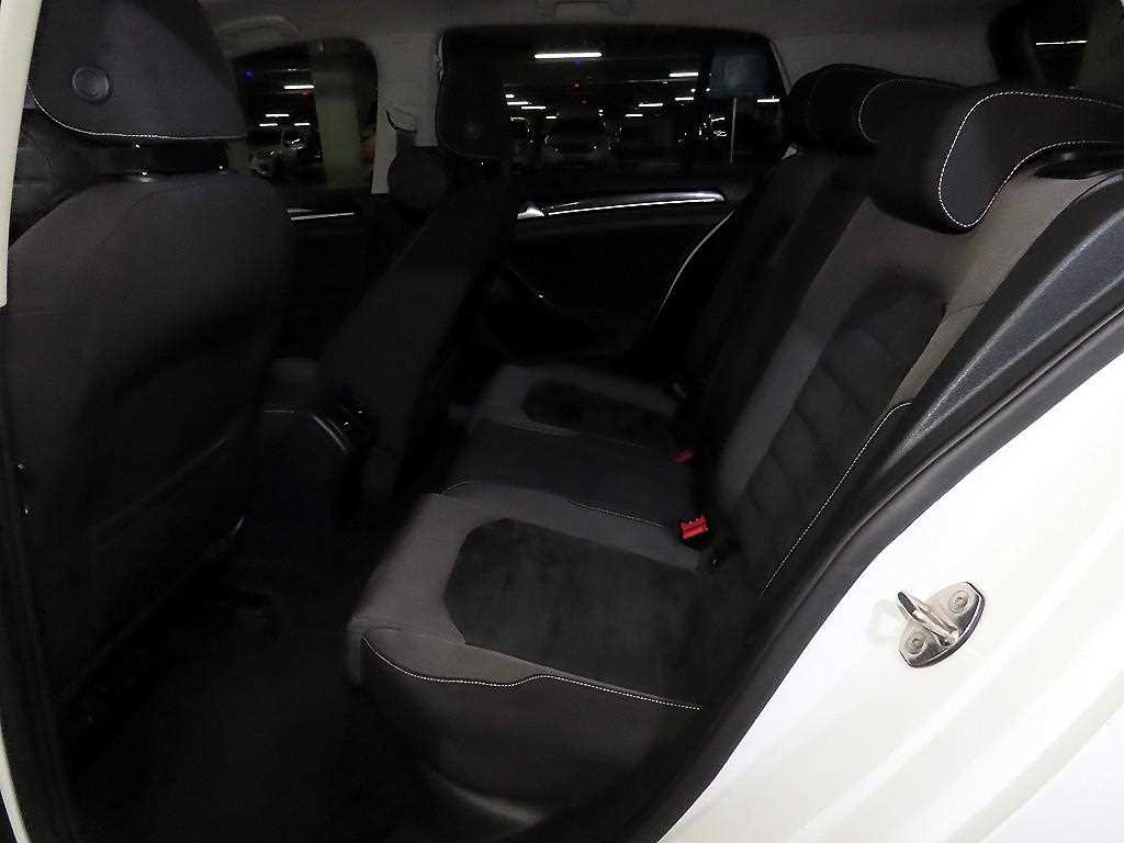 Volkswagen Golf - Vista 7