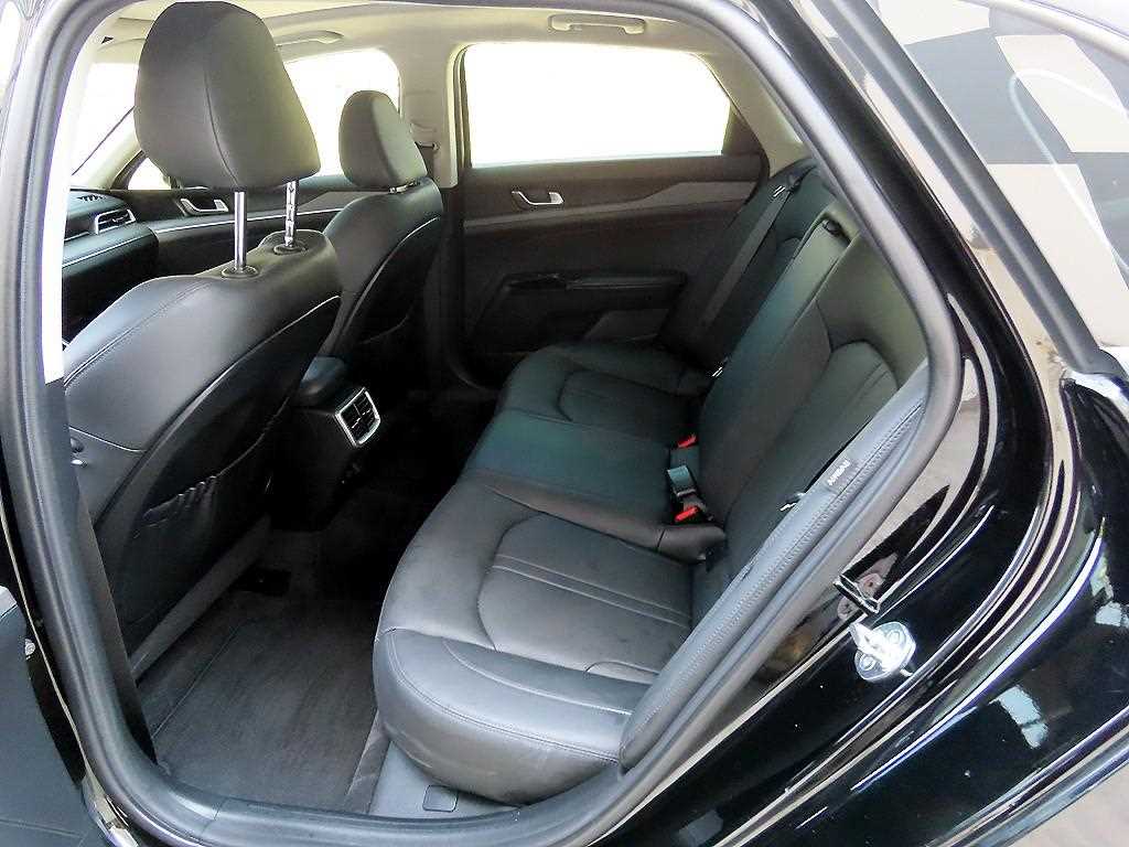 KIA K5 - Vista 6