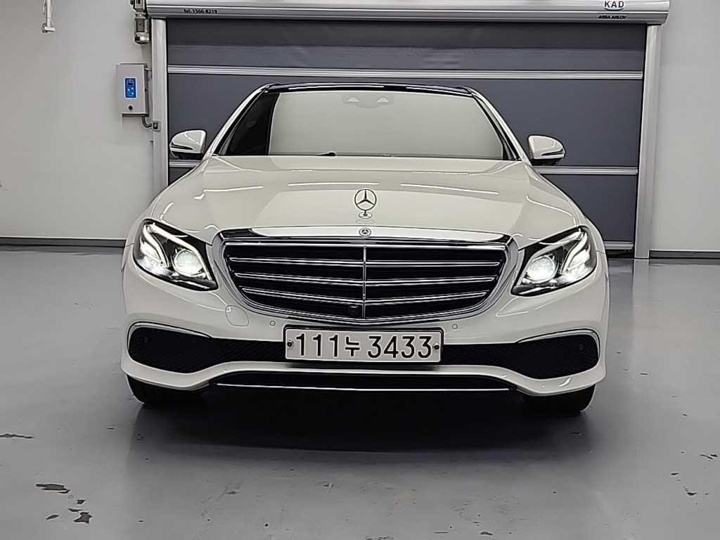 Mercedes Benz E class - Vista 2