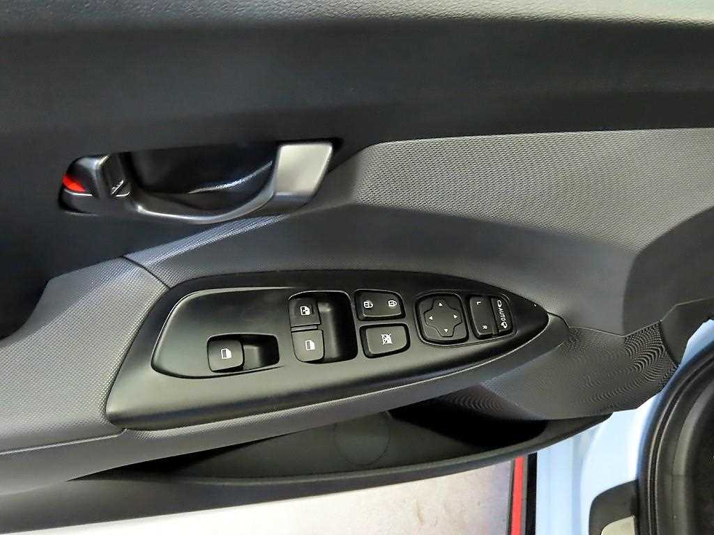 HYUNDAI Veloster 2019 skyblue - Importación desde Corea - HF Imports Iquique - Foto 16