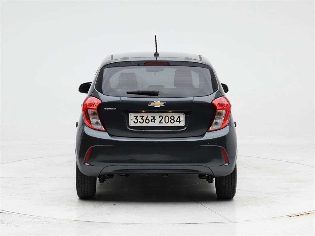Chevrolet Spark - Vista 5