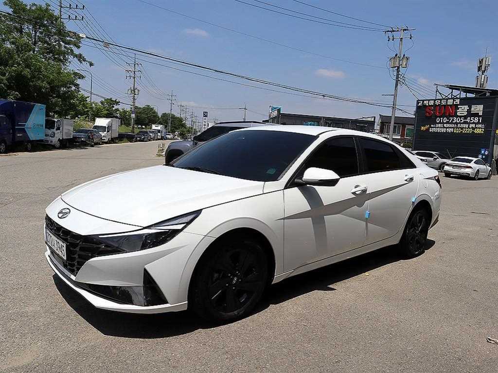 HYUNDAI Avante - Vista 2