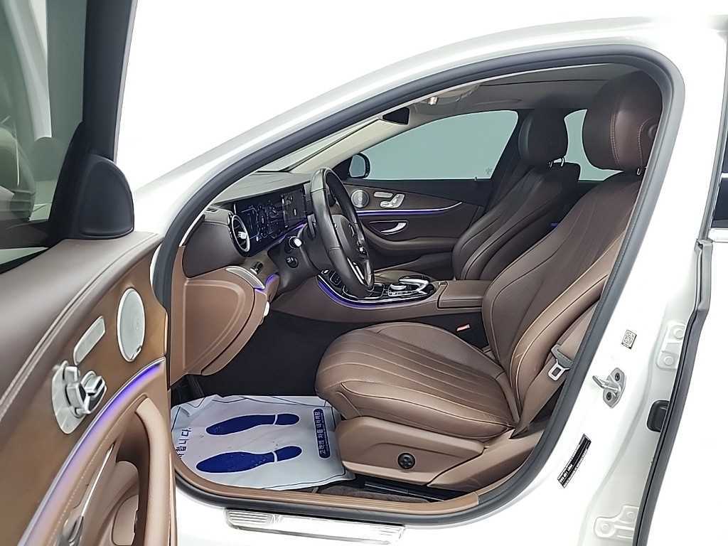 Mercedes Benz E class - Vista 11
