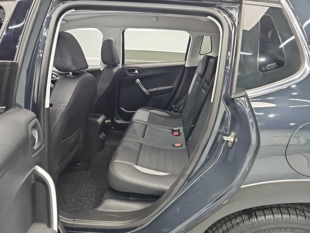 Peugeot 2008 - Vista 12