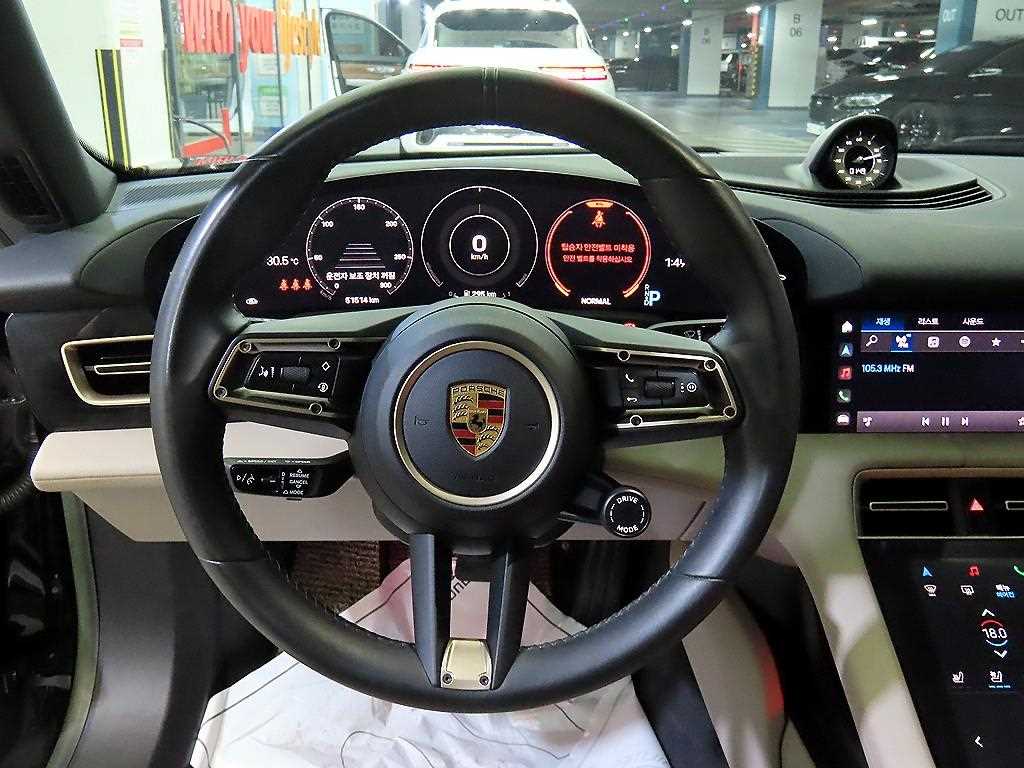 Porsche Taycan - Vista 8