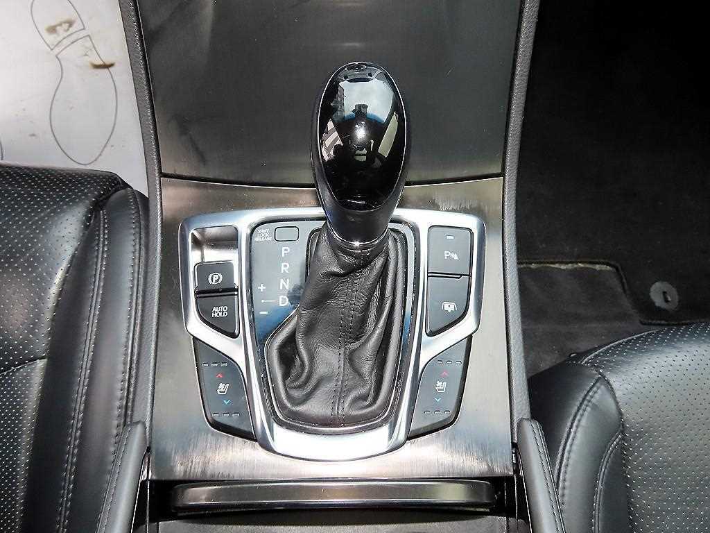 HYUNDAI Grandeur - Vista 10