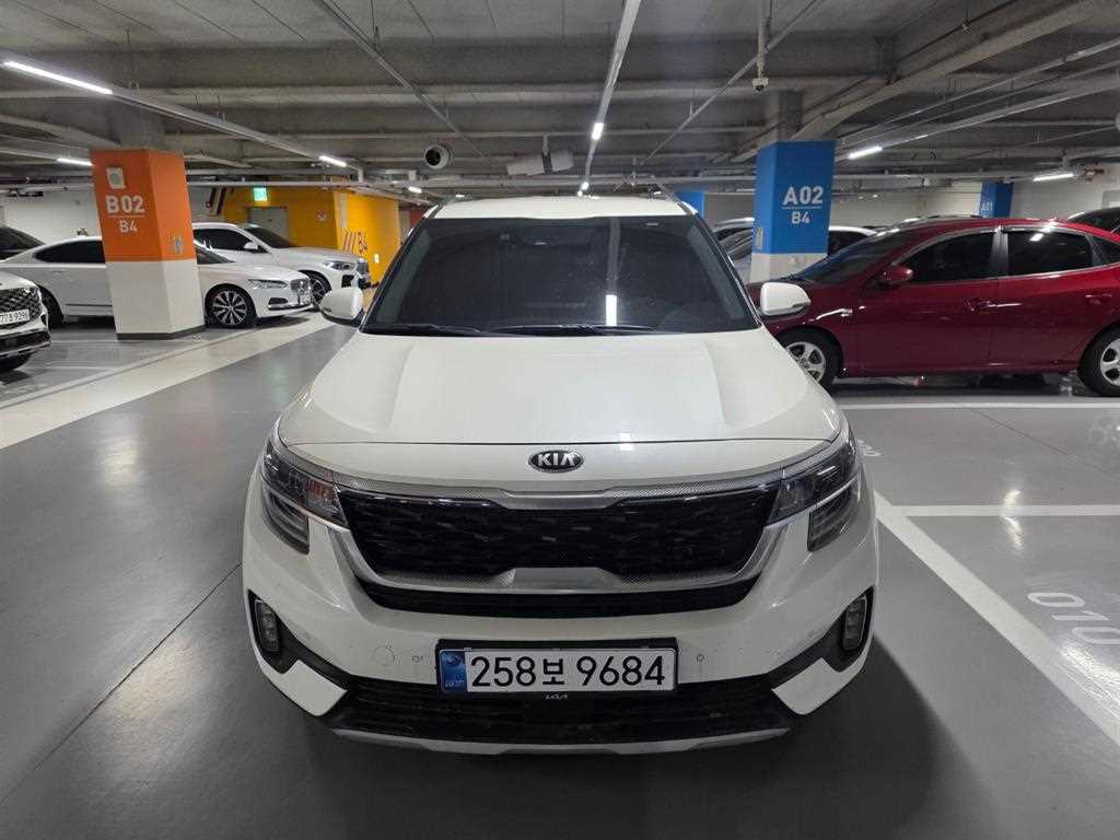 KIA Seltos - Vista 2
