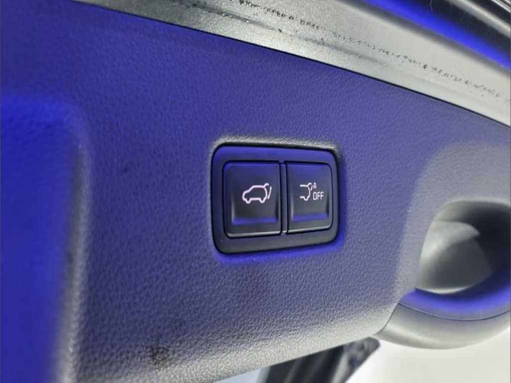 KIA Carnival - Vista 7