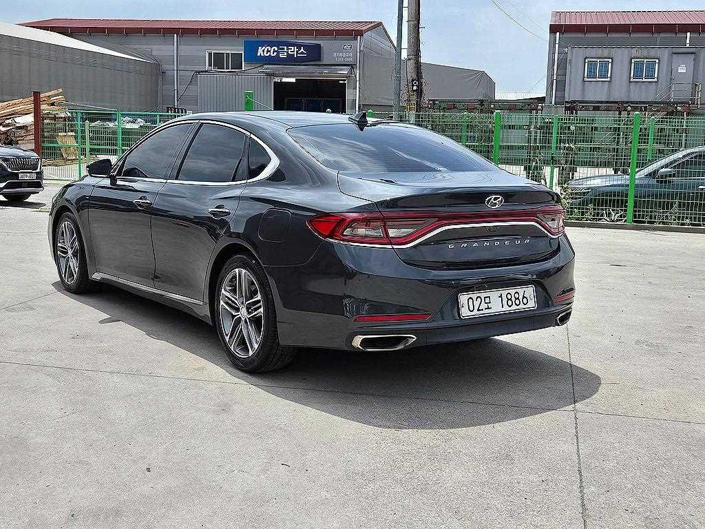 HYUNDAI Grandeur - Vista 3