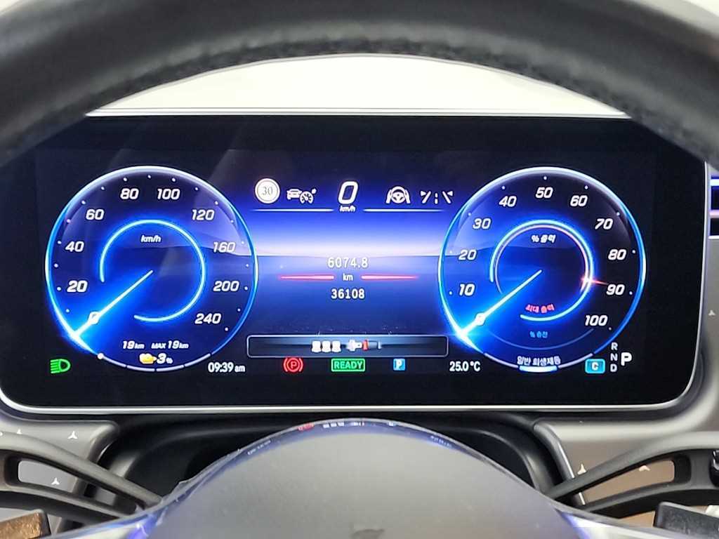 Mercedes Benz EQE - Vista 6