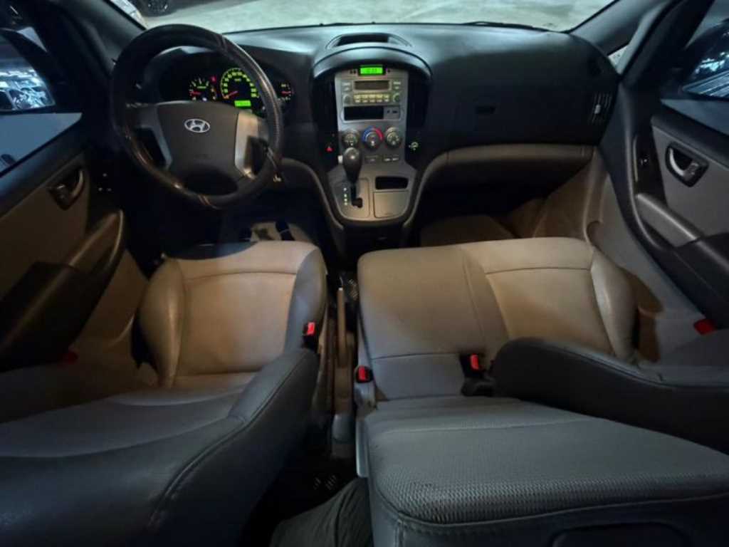 HYUNDAI Starex - Vista 6